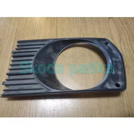 Skoda 120-120 Kühlergrill, rechter Teil, runde Lampe