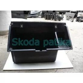 Skoda-Favorit-kesztyutarto-doboz