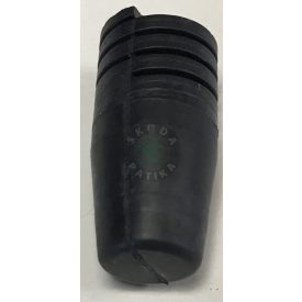 Skoda-Favorit-csomagter-ajto-utkozo-gumi