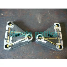 Skoda-Favorit-hatso-lampa-foglalat