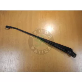 Skoda-Favorit-hatso-ablaktorlo-kar