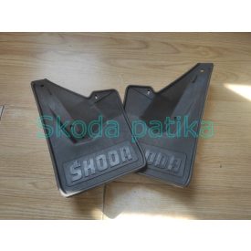 Skoda-Favorit-Forman-hatso-sarfogo-gumi-par