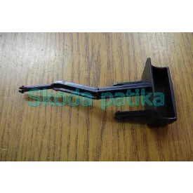 Skoda-Octavia-hatso-ules-hattamla-jobbos-kireteszelo-biztosito-ful-