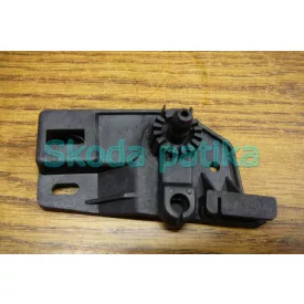 Skoda-Fabia-Octavia-II.-Roomster-Superb-es-yeti-motorhazteto-nyito-kar-rogzito-talp