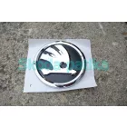 Superb II-Emblem vorne und hinten