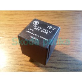 Skoda-Octavia-I.-rele-kozponti-zarhoz-es-riasztohoz