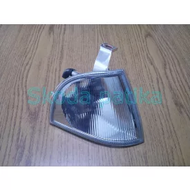 Skoda Octavia JE neben Blinker bis 2001;