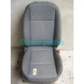 Skoda Octavia, rechter Vordersitz, L-Muster