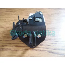 Skoda-Octavia-II--limuzin-csomagter-fedel-also-zar