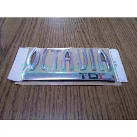 Skoda-Octavia-II.-TDI-felirat-csomagter-fedelre