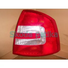 Skoda-Octavia-II-jobb-hatso-lampa