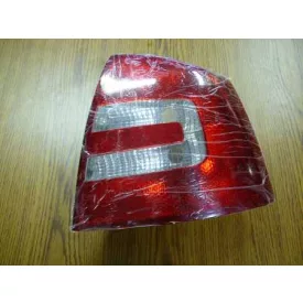 Skoda-Octavia-II-jobb-hatso-lampa-utangyartott