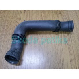   Skoda Octavia II. und Facelift-Luftansaugrohr für Luftfiltergehäuse