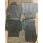 Skoda-SuperB-IV-gumiszonyeg-garnitura-minden-evszakra-