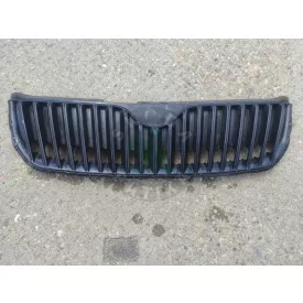 Skoda-Superb-II-diszracsresz-csak-muanyag-fekete-r