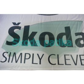 Skoda Superb, grünes Ablaufglas vorne links