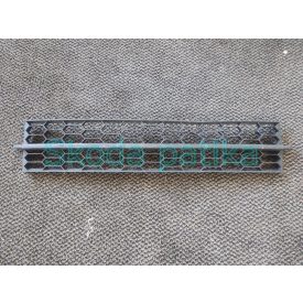   Skoda Octavia III. első lökhárító középső műanyag rács