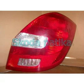 Skoda Fabia II rechtes Rücklicht