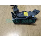 Skoda-Rapid-gazpedal