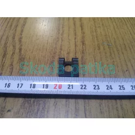   Skoda Favorit és Felicia kuplungpedál persely biztosító fül (seeger)