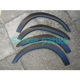 Skoda_Felicia_sarvedo_szelesito_muanyag_peremborit