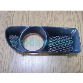 Skoda Felicia Grill um den Nebelscheinwerfer rechts