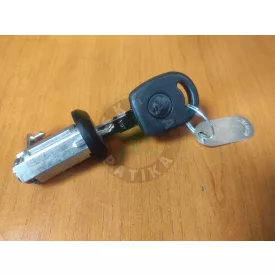 Skoda Felicia kulcsos ajtózár betét/db