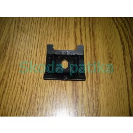 Skoda-akkumulator-leszorito