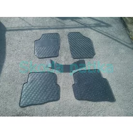 Skoda-Fabia-I.-gumiszonyeg-garnitura-labterhez