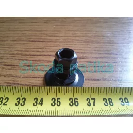   Skoda Fabia I und Octavia II. Befestigungselement für Gehäuseabdeckung aus Kunststoff, Mutter aus Kunststoff;