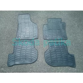 Skoda-Octavia-II-gumiszonyeg-garnitura-labterhez