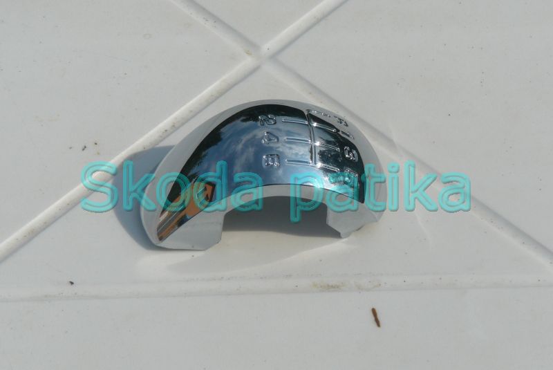 Image of Skoda Octavia II. és Yeti váltógomb fényes króm betét 6 sebességes