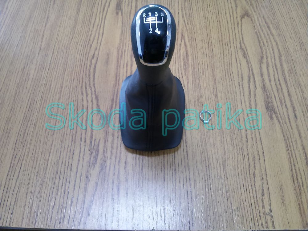 Image of Skoda Fabia váltógomb szoknyával fekete markolat, króm ikonokkal