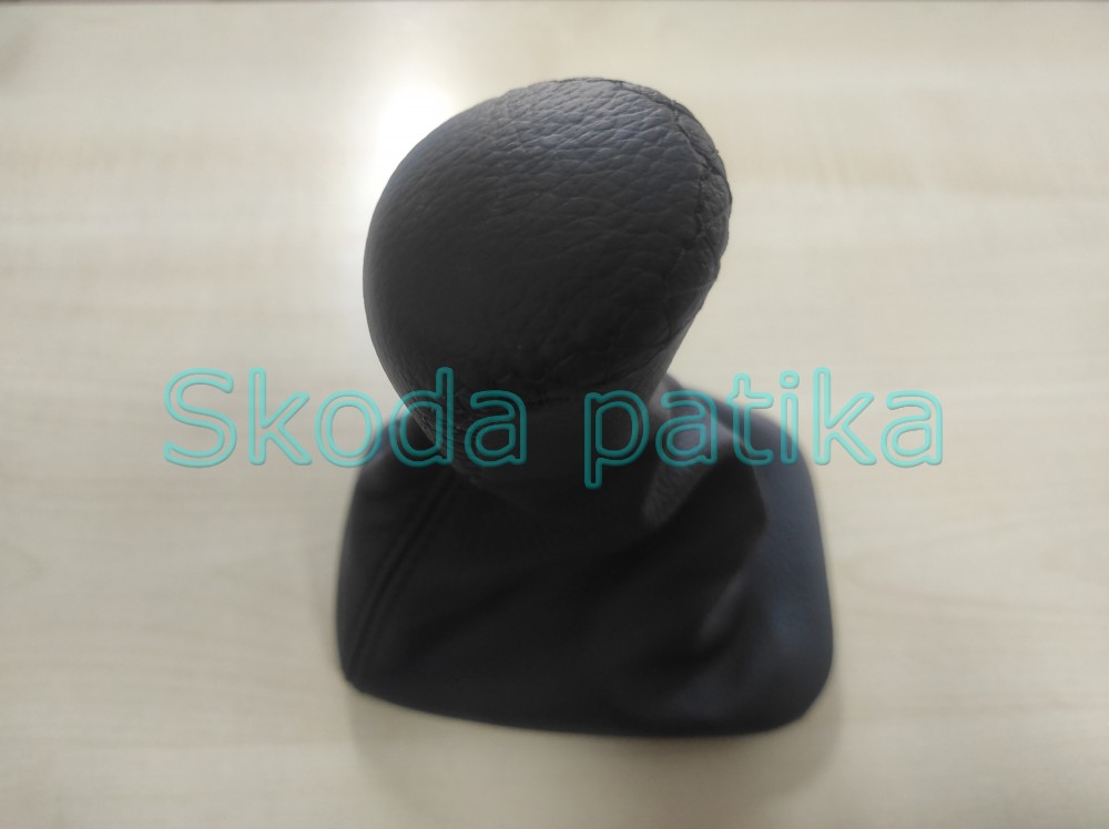 Image of Skoda Fabia I. újrabőrözőtt váltógomb, szoknyával