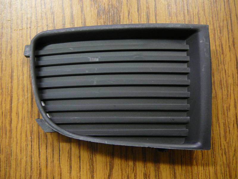Image of Skoda Fabia jobb ködlámpa helyére utángyártott műanyag rács