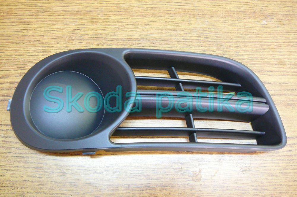 Image of Skoda Fabia jobb ködlámpa helyére műanyag takaró fedél