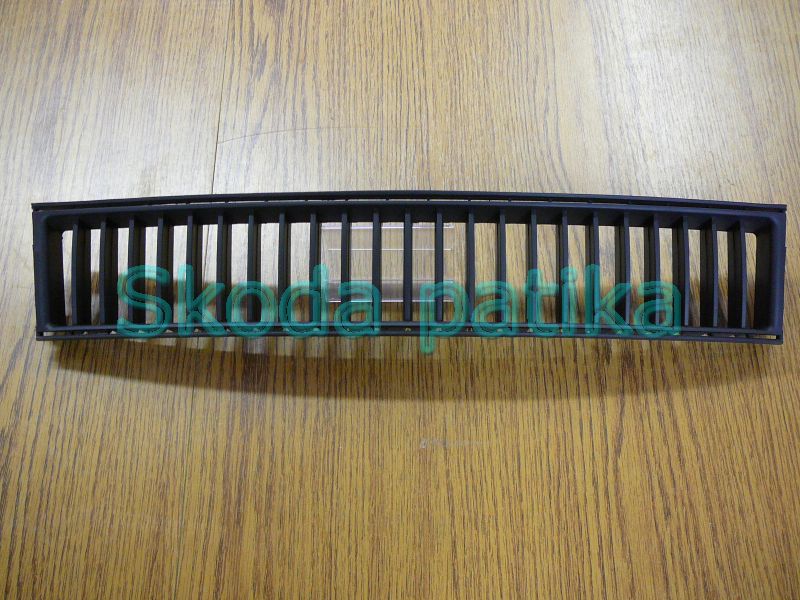Image of Skoda Fabia első lökhárító középső műanyag rács 2004-ig;