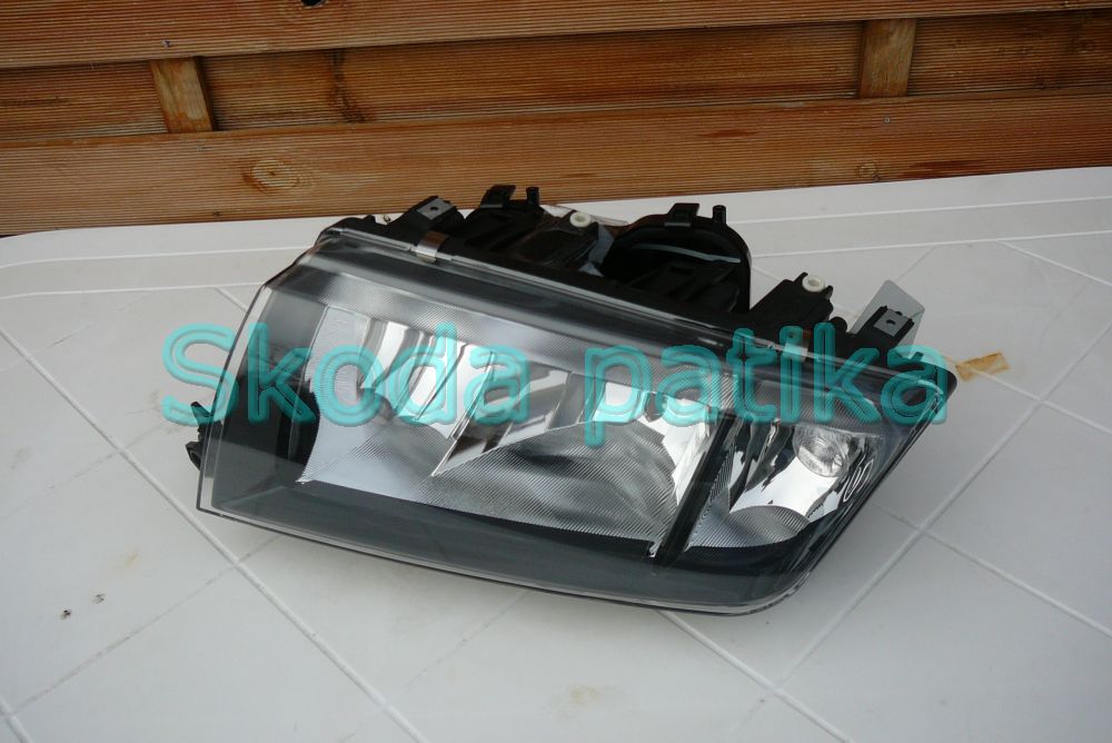 Image of Skoda Fabia bal fényszóró fekete szegéllyel