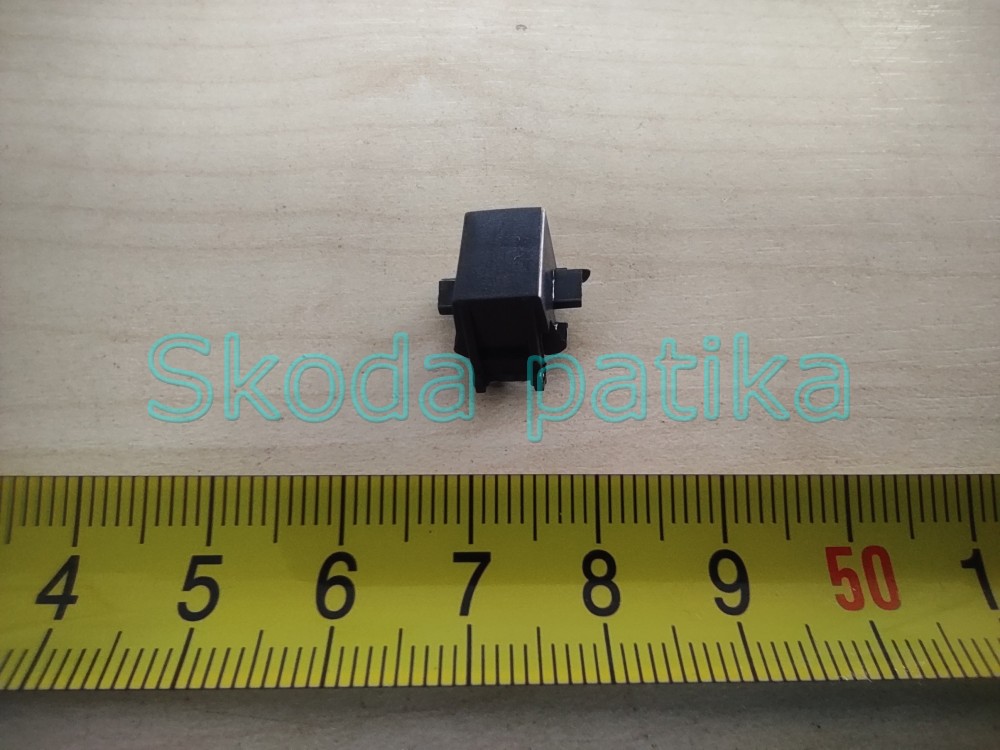 Image of Skoda Fabia tetőcsomagtartó rögzítést takaró fedél rögzítő klipp