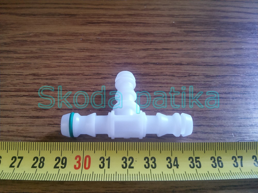 Image of Skoda Fabia I., Karoq, Kodiaq, és Octavia II.-III. szélvédőmosó vezeték elosztó T darab