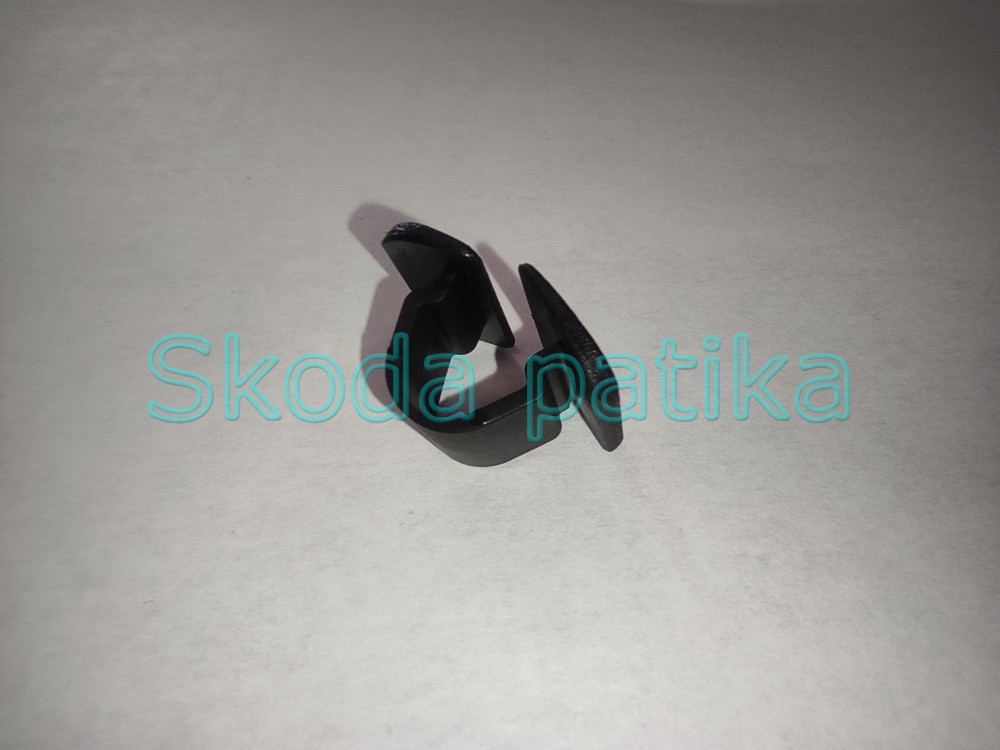 Image of Skoda Felicia 98- tól, Fabia I-II Octavia I-II Roomster Superb I-II és Yeti motorháztető belső szigeteléshez patent, alacsonyabb kalappal